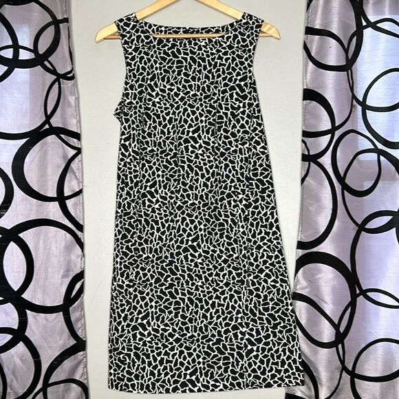 Motherhood black and white print sleeveless shift dress - Picture 1 of 10